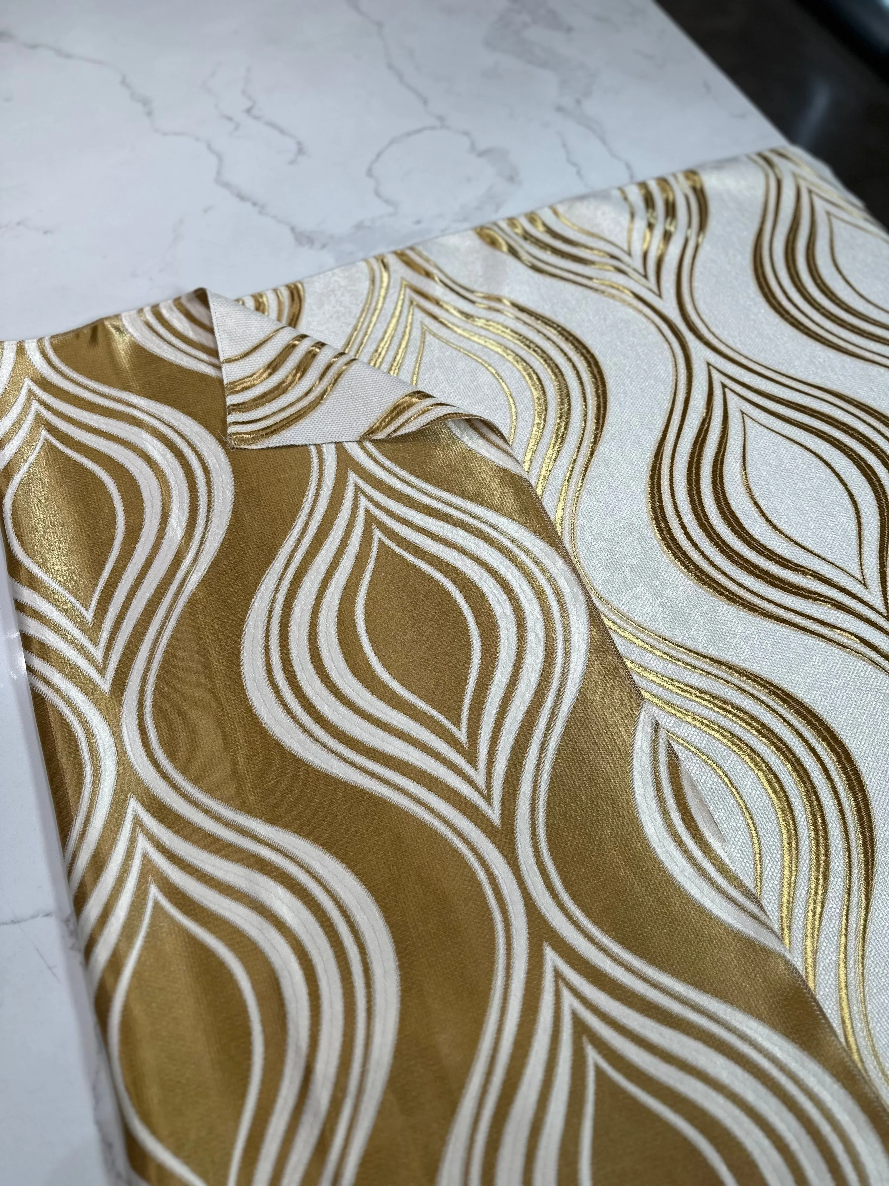 2pcs - Eclipse Jacquard (Reversible) Table Linen 90" Round - Gold