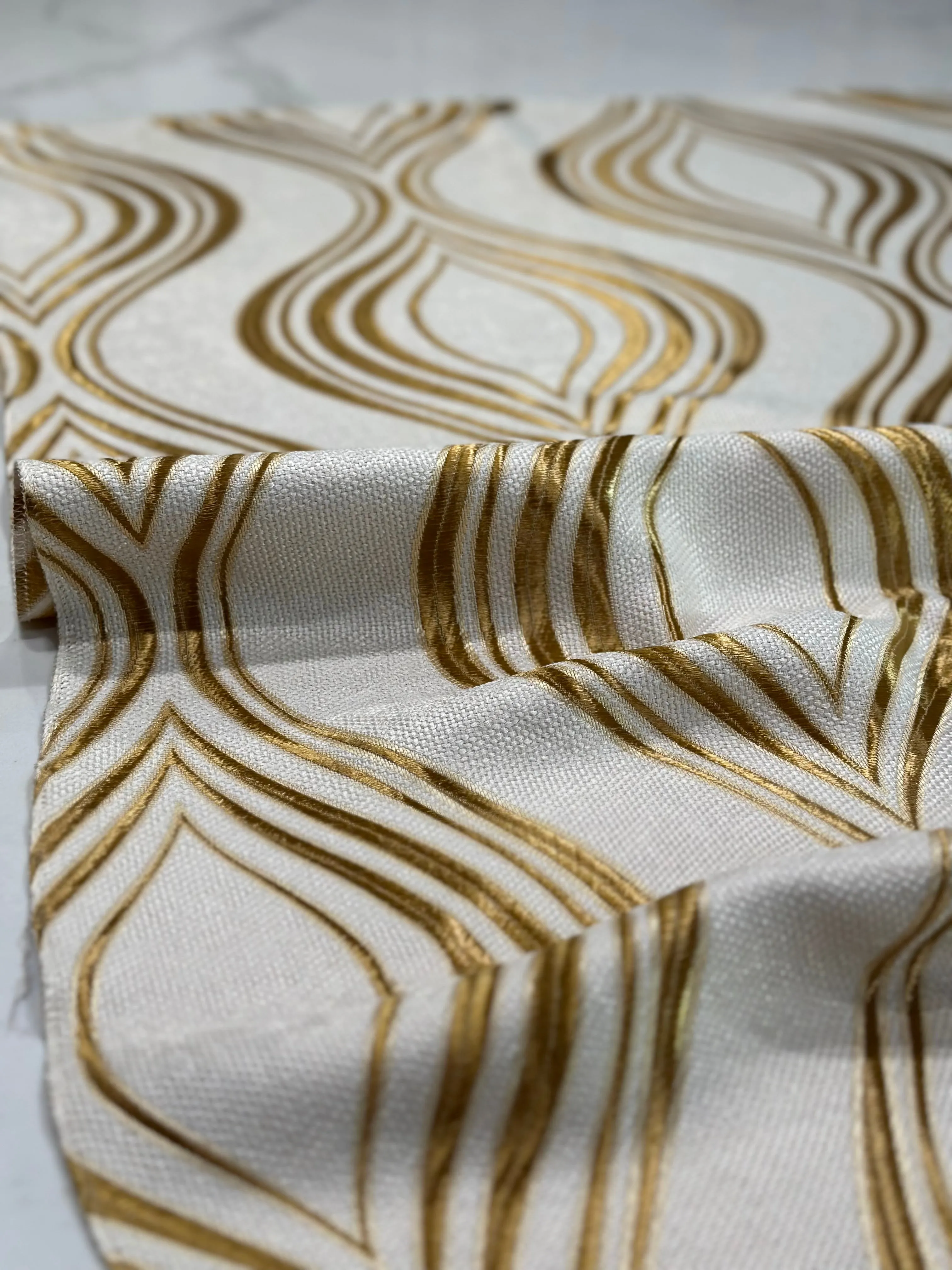2pcs - Eclipse Jacquard (Reversible) Table Linen 90" Round - Gold